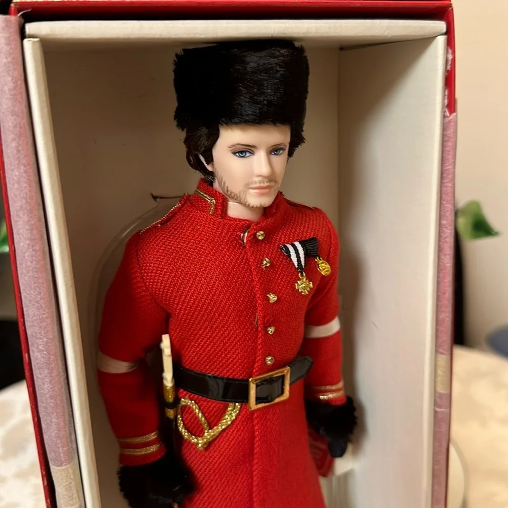 2010 Nicolai,  Ken Russian Genuine Silkstone doll (Barbie) - Picture 5 of 11